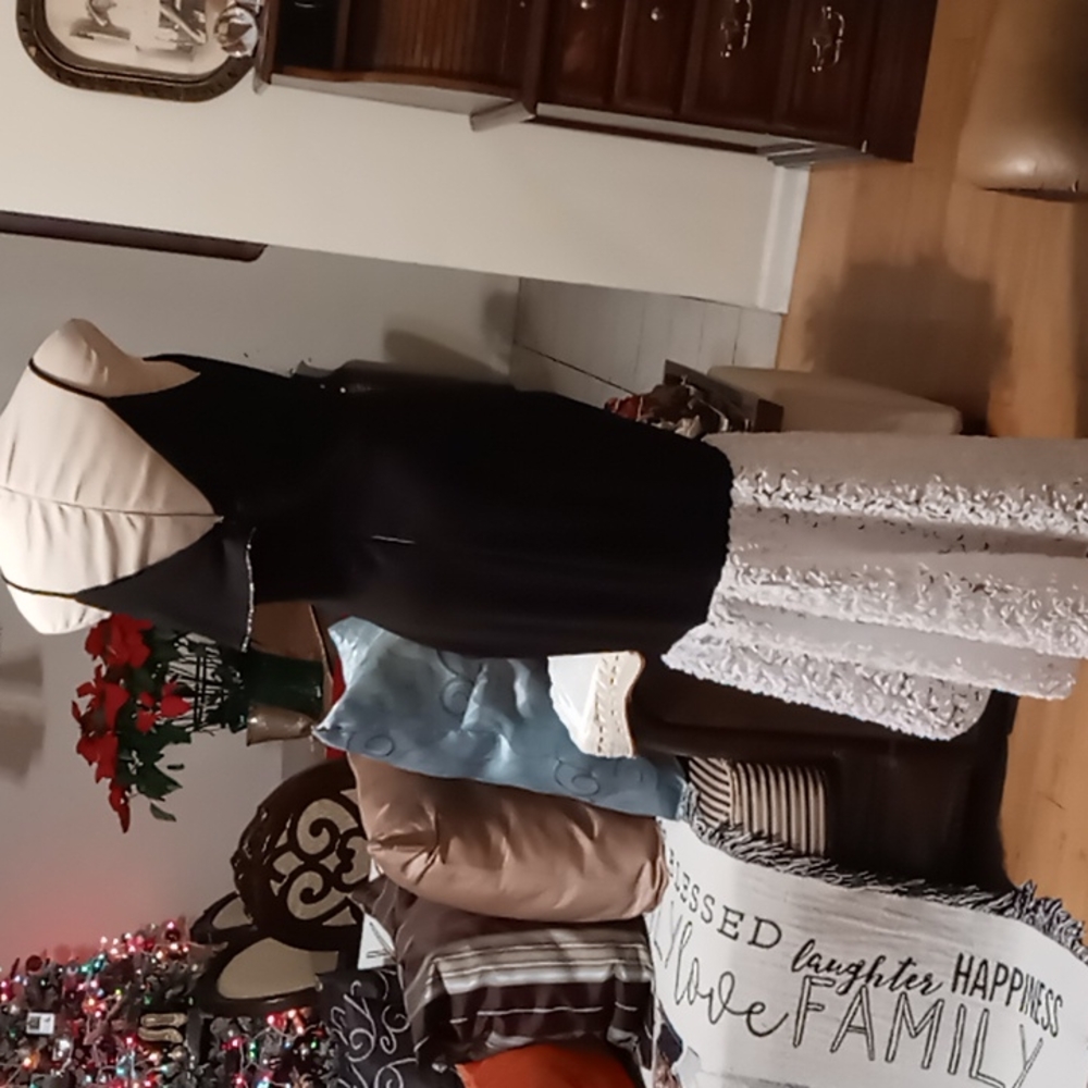Black cocktail dress with whute lace train